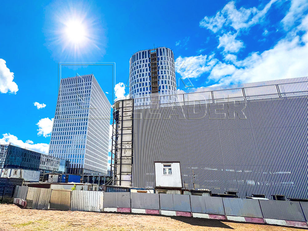 Отделка фасада парковки радиусными ламелями Москва